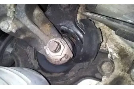 VW Tiguan Engine Mount Snaps sa 120 km/h - Ang driver ay naglalakad palayo, nais ngayon na magbayad ang VW ng $ 140K