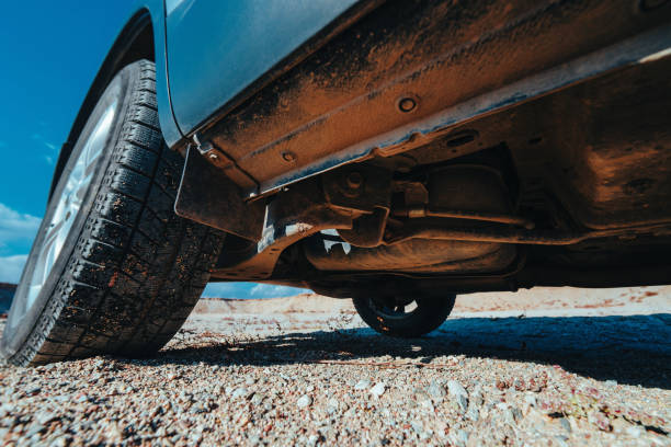 Paano sinusuri ng mga inhinyero ang mga katangian ng pagkapagod ng mga rubber bushing sa mga sistema ng suspensyon ng sasakyan?