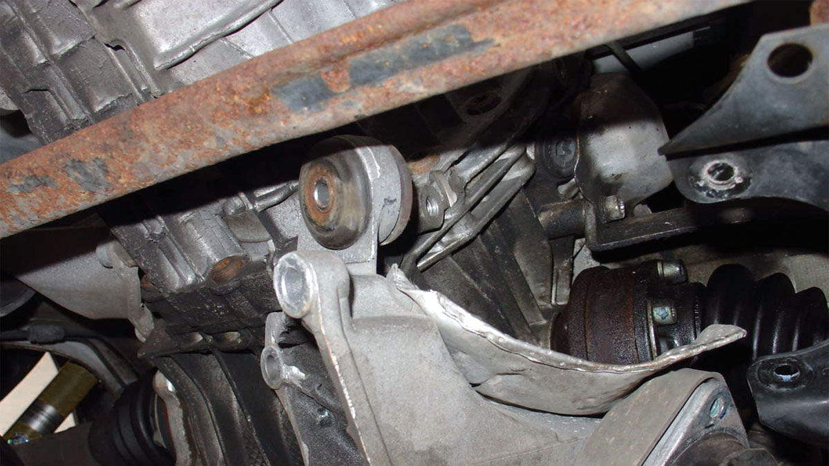 6 Mga Palatandaan ng Nabigong Mount Transmission (At Gastos sa Pagpapalit)
