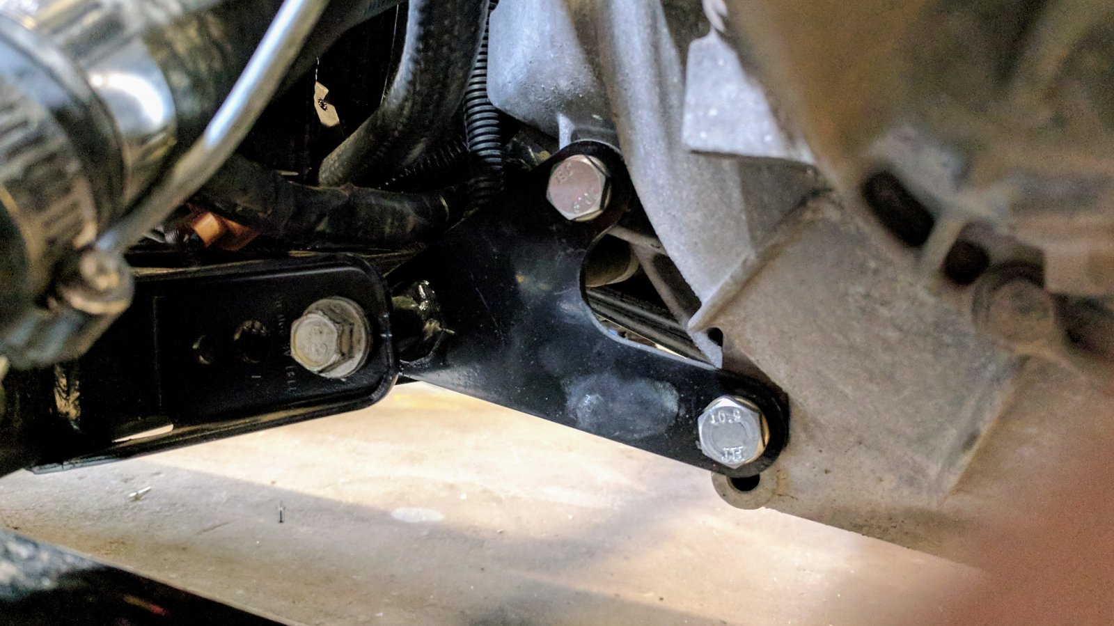 Gaano katagal bago mapalitan ang nabigong transmission mount?